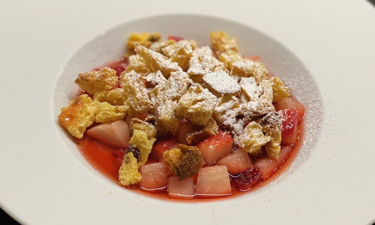 Toasted Panettone Croutons with Strawberry Salad – ShopEuraco