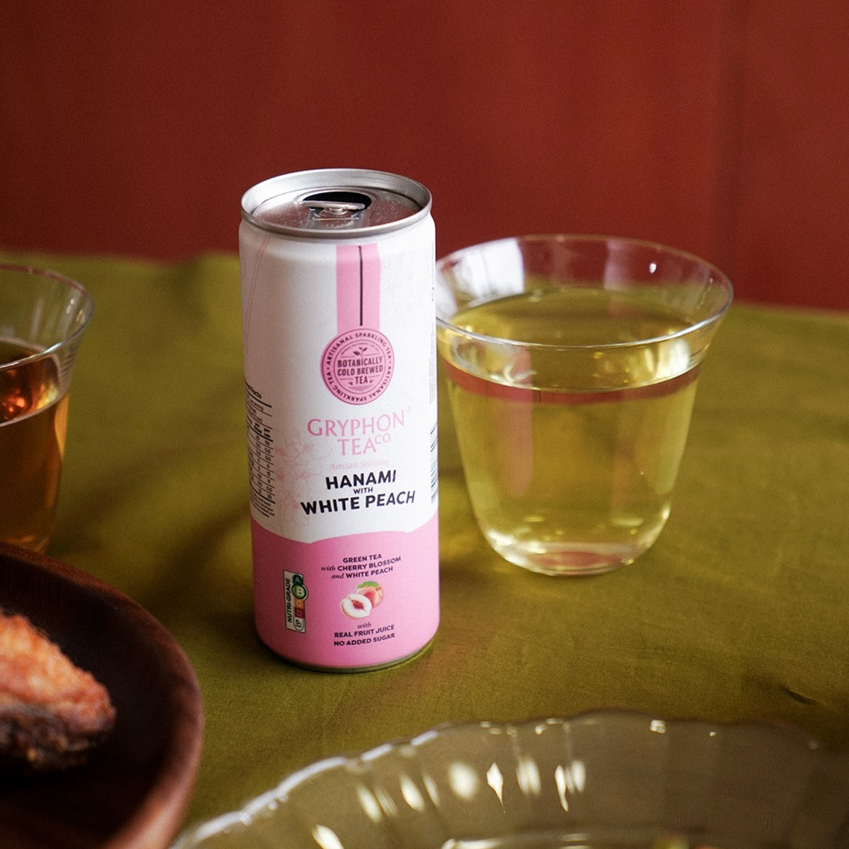 Sparkling Tea Cans Hanami with White Peach 250ml 4's