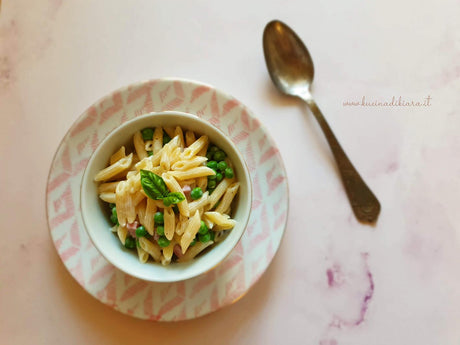 Pasta with Parmigiano Cheese, Panna, Prosciutto & Piselli