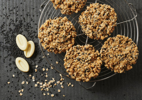 Einkorn, black sesame and Ivoire cookies