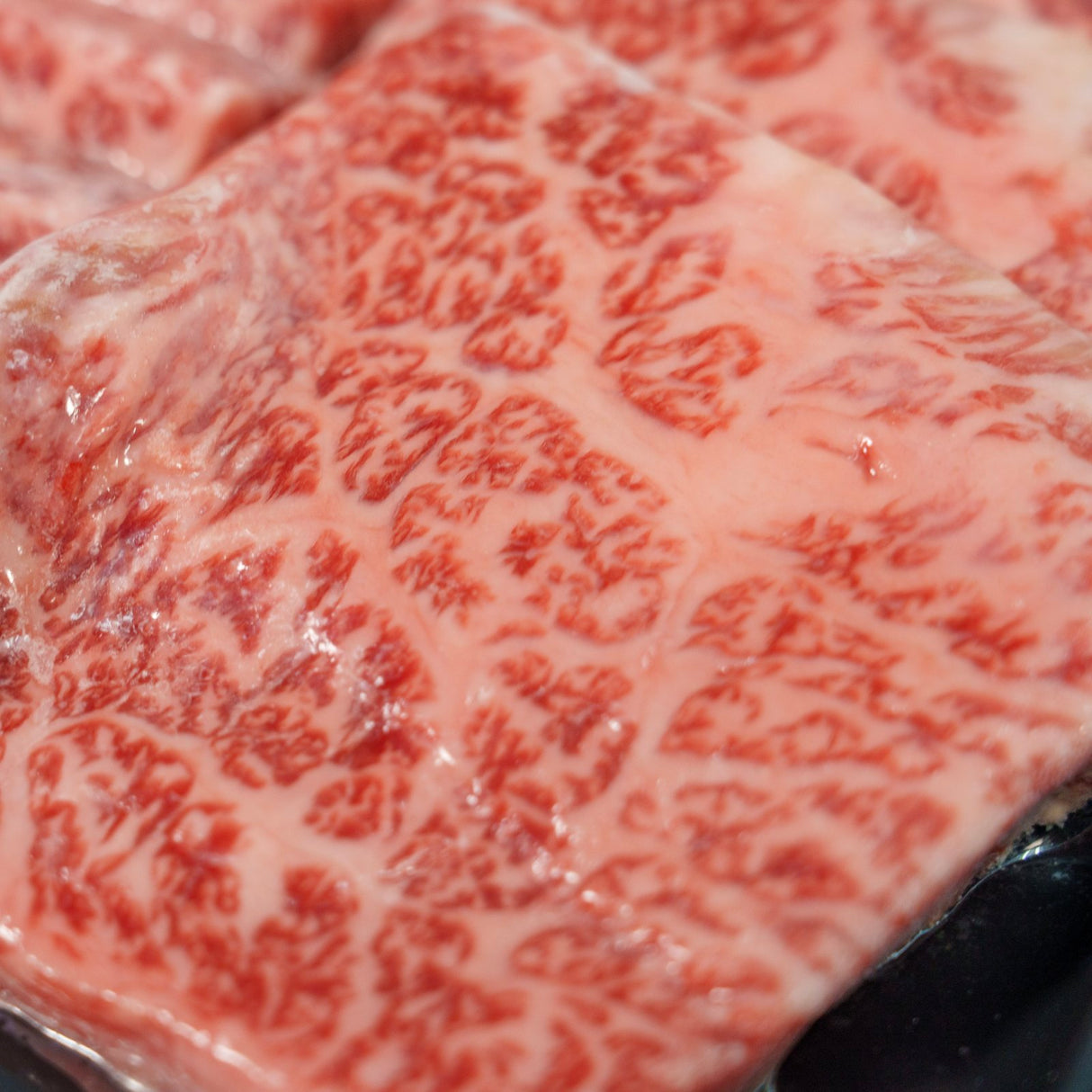 Japanese Wagyu Chuck Boneless Yakiniku ±3mm, Frozen 250-270gm/tray (SP)